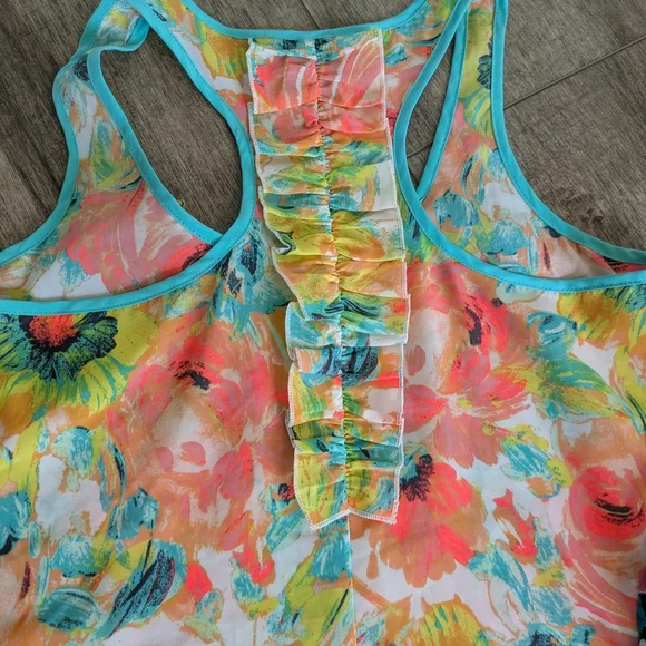 Bundle Of Candie's Set Of 3 Tank Tops Like New - Picture 10 of 11